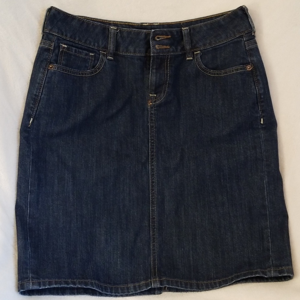 EUC Denim skirt Old Navy Size 6